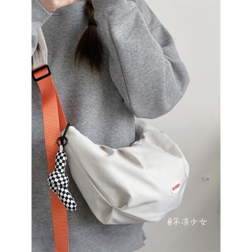 簡約大容量帆布通勤包日系ins撞色少女小眾百搭斜挎包復古餃子包