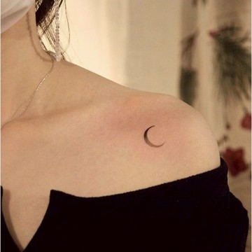 「漸層月亮」紋身貼紙 微刺青 輕紋身  經典 月球 星空 網美 可愛 IG 紋身貼 宇宙 小心機 超美 性感 文字 草寫