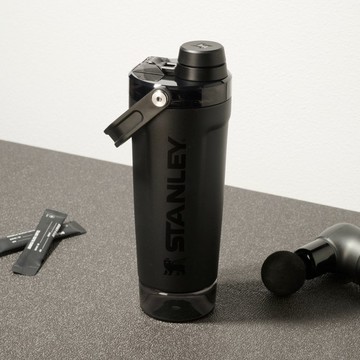 STANLEY SHAKER系列 手提搖搖杯 0.59L / 消光黑 2.0