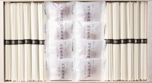  紀州南高梅・讃岐うどん詰合せ(木箱入) 讃岐うどん(50g) ×12 紀州南高梅はちみつ漬け×8