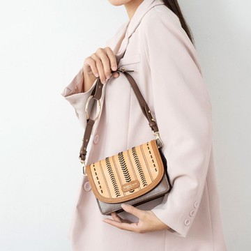 百變換蓋真皮風琴小方包 - 手編棒球