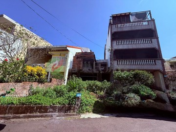 自己王國自己設計★稀有芝柏山莊創意透天｜新北市三芝區迎旭街