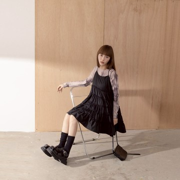 QUEENSHOP_ S 女裝 多層蛋糕剪接細肩短洋裝 兩色售 現+預 【01087034】