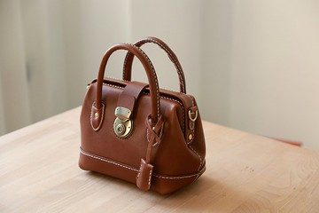 【切線派】英伦 杜勒斯 医生包纯手工复古手提口金包真皮斜挎包