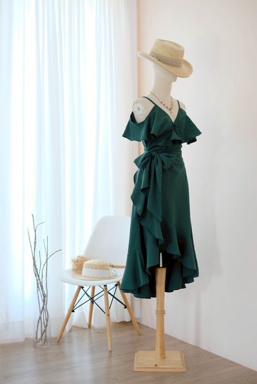 深綠色連衣裙，適合參加派對、旅遊、海邊度假的連衣裙