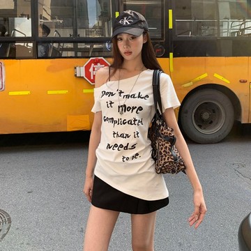 【FOH】隔日達 短袖T恤 純欲風 辣妹上衣 斜肩 修身 顯瘦上衣 夏天衣服 露肩上衣 ins 風 衣服女