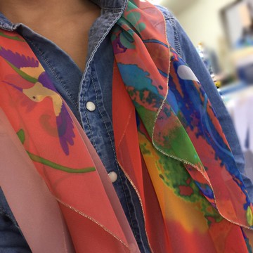 KAYANO USHIYAMA × Ballett 聯名絲巾 Dream Peacock 橘色 大尺寸雪紡 正方形 日本製造 90×90cm