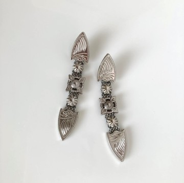 【12】Diego 耳針 耳夾 不對稱 長款 銀色 誇飾