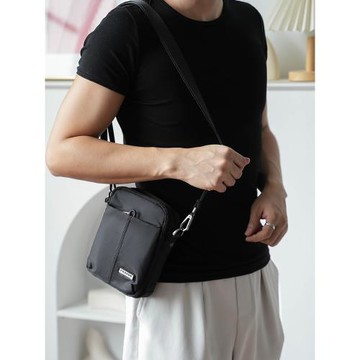 2026年新款迷你手機斜挎小包夏季輕便實用個性小背包尼龍防水面料