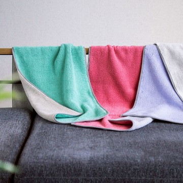 日本 HARTWELL 繽紛日常雙色浴巾 - 緋紅×米灰