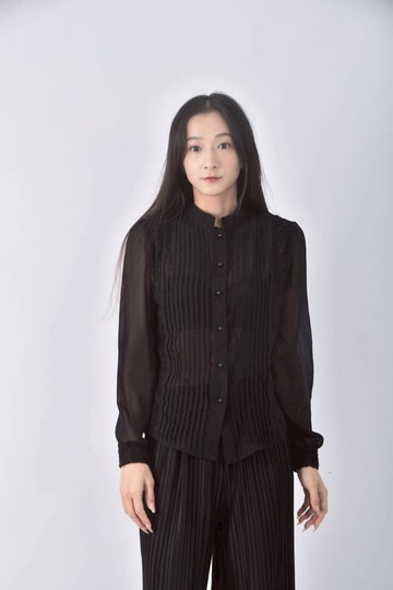 (S) 花紋黑色長袖上衣