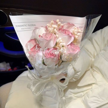 畢業花束送禮💖💖六一兒童節禮物玫瑰薔薇花香皂成品生日禮物閨蜜花束送女友手捧花_.shiting