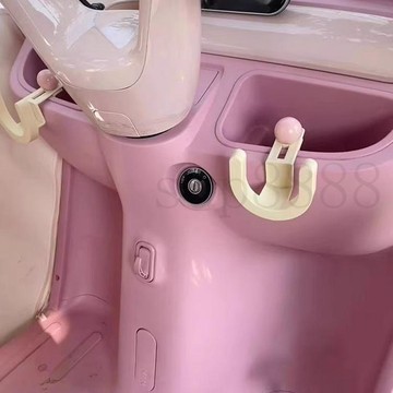 臺灣出貨電動三輪車車內掛鉤前置通用免打孔固定承重前面置物掛頭盔包奶茶