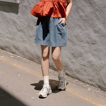 洗水設計寬版牛仔短褲 兩色售