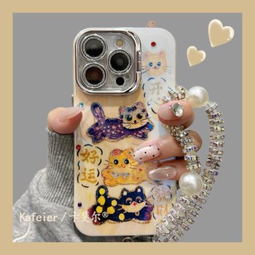 卡斐爾 適用喜慶油畫好運發財貓狗手鏈iphone16promax手機殼蘋果14新款ins風12硅膠15女plus鏡框支架13防摔套