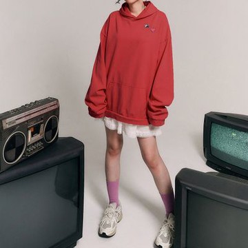 OB嚴選中大尺碼-寬鬆落肩水洗連帽上衣《AB19765》