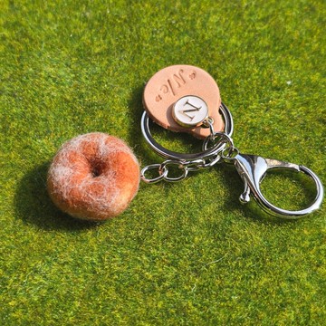 羊毛氈 糖粉甜甜圈鑰匙圈 | 俗胖系列 | 古早味