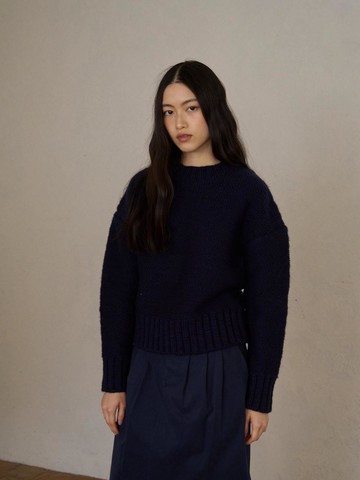 Wool Round Neck 3-Gauge Knit [Navy]