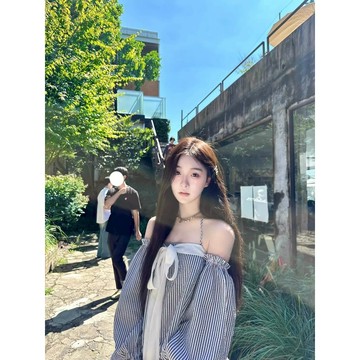 甜辣妹露肩初夏復古條紋蝴蝶結一字領掛脖洋裝