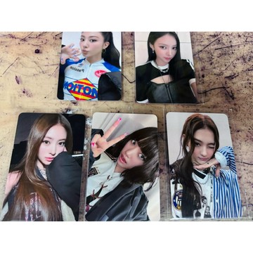 韓居🇰🇷OY特典🏴‍☠️ MEOVV 1st ALBUM MY EYES OPEN VVIDE 特典卡 小卡 卡