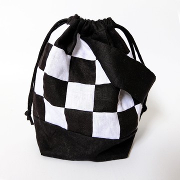 方格拼布手提包：黑色