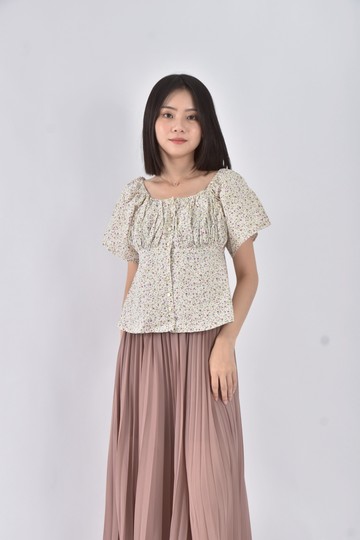 (S) i hour碎花白色短袖上衣