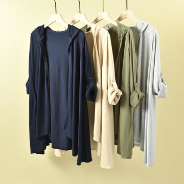 女式薄款連帽防曬披肩斗篷 寬版開衫無扣袖子可挽空調衫