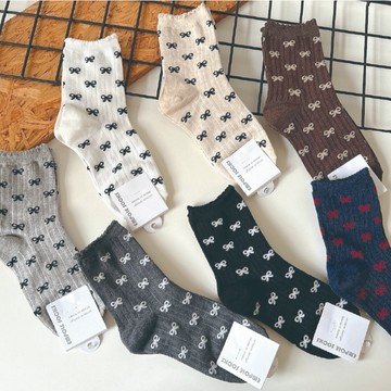 正韓襪  蝴蝶結襪  小花襪 愛心襪 緹花襪 條紋襪 素色襪 羅紋襪 撞色襪 點點襪 日系襪 中筒襪 台灣出貨 台灣賣家