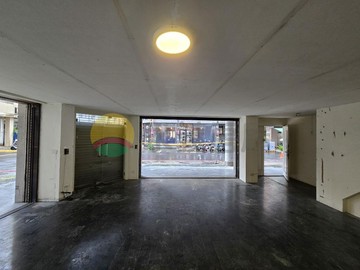 五福復興商圈正街上三角窗店面｜高雄市新興區仁愛二街