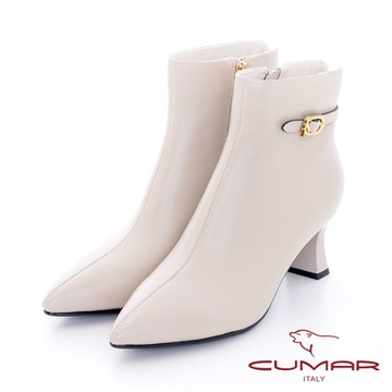 【CUMAR】尖頭簡約皮帶扣裝飾扁跟短靴-米色