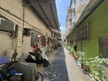 吉兒-瑞隆商圈瑞 無夾層活巷 衛浴開窗小透天｜高雄市前鎮區崗山東街