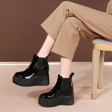 內增高女短靴真皮馬丁靴厚底坡跟切爾西靴小個子牛漆皮高跟女靴子