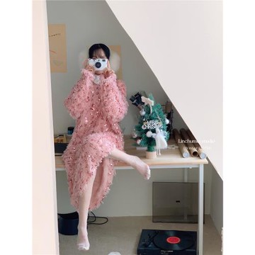 林初美 粉色亮片連衣裙女秋冬韓版寬松氛圍感圣誕節新年戰袍長裙