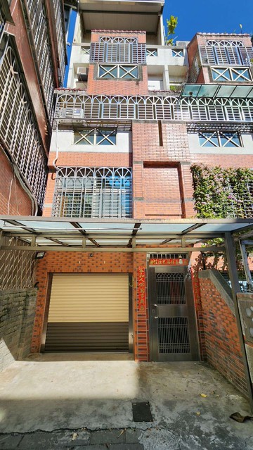 霧峰熱鬧樹仁商圈稀有釋出雙車社區別墅｜台中市霧峰區樹仁路