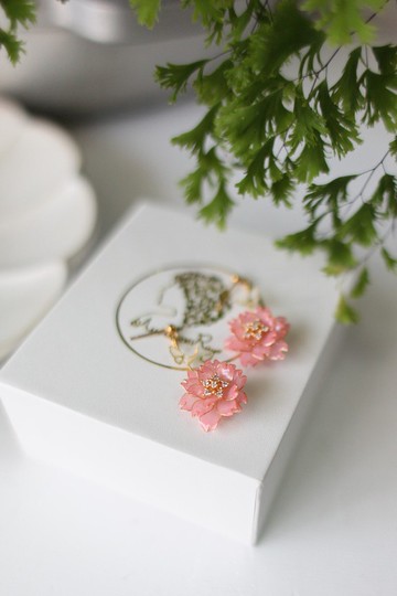 八重櫻 • 粉 - 櫻花 手工樹脂耳環 耳夾 禮物