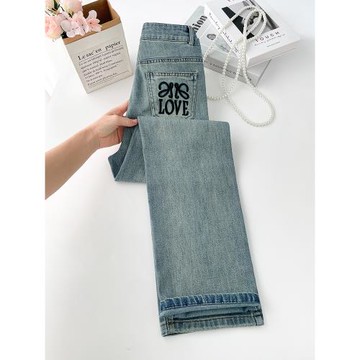 淺藍窄版牛仔直筒褲女早秋季新款2026年時尚流行刺繡高腰闊腿褲子