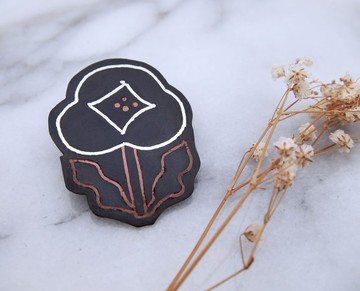 金屬象嵌小花胸針A款(封面款)