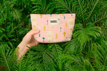 拉鍊萬用包 / 日本花布限定 _插畫狐狸 粉色