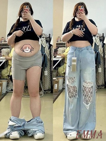 150公斤大碼女裝 胖mm藍色破洞牛仔褲女 韓系穿搭 設計感蕾絲拼接闊腿長褲子 寬鬆休閑慵懶風闊腿褲 韓版氣質百搭牛仔褲