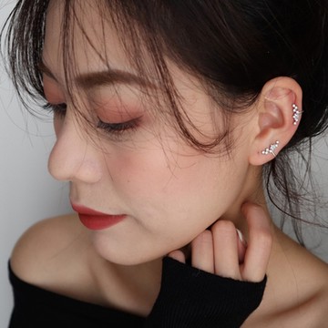 《Oni 歐妮》繁星點點 耳骨夾式耳環無耳洞耳扣耳夾耳窩夾-1個入