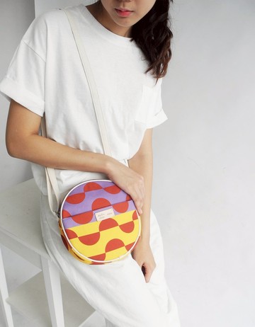 Studio Chiia  斜背圓形印花帆布包- 波浪 | 紅