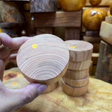 17 18 23秒售 台灣紅檜小杯墊 小台座 優等級 香噴噴 原柱木片小茶杯杯墊 中型咖啡杯墊 線上9片 芳山店