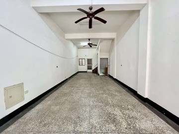 近愛河家樂福正建國路上商四燙金收租店面｜高雄市三民區建國三路