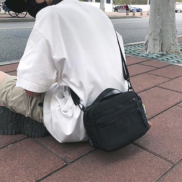 Acorn*橡果-新款情侶斜背包側肩包小方包胸包6918(黑色)