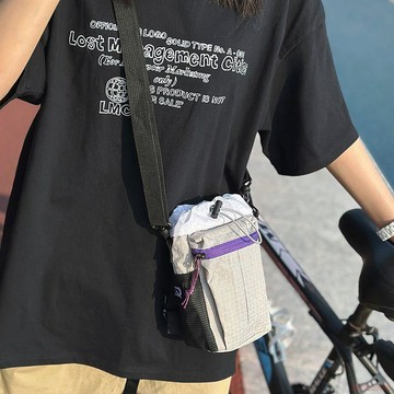 桃園出貨✨新款戶外超輕格子防水騎行水壺包大容量登山運動出行單肩斜挎揹包