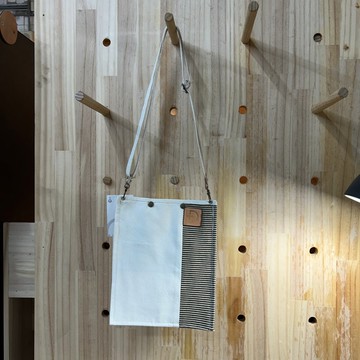 小巧收納隨身包  手機零錢包   條紋班紋款 隨行日常手機收納包