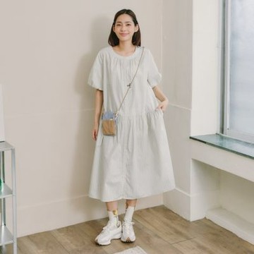 【DAILO】鈕釦熊撞色條紋棉花苞袖洋裝 藍 卡 米