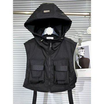 小眾設計感多口袋工裝連帽馬甲外套女春秋新款個性側鏤空系扣馬夾