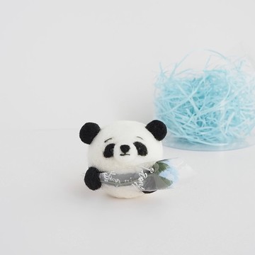 麻玉熊貓贈送淺藍色花朵針氈（羊毛氈）