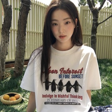 企鵝字母印花短袖T恤女夏季設計感體恤小衫圓領女生上衣 印花寬鬆情侶短袖T 上衣女 美式t